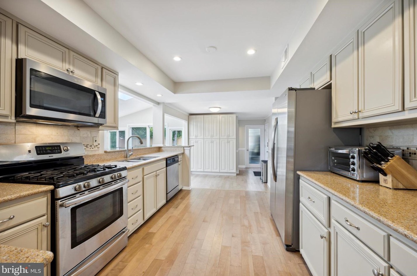 838 Conestoga Rd, Berwyn PA 19312-1360 exterior