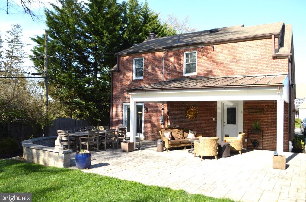 206 Dorset Rd, Devon, PA 19333