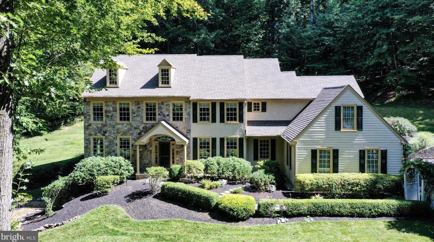 1246 Hollow Rd, Chester Springs, PA 19425-3100