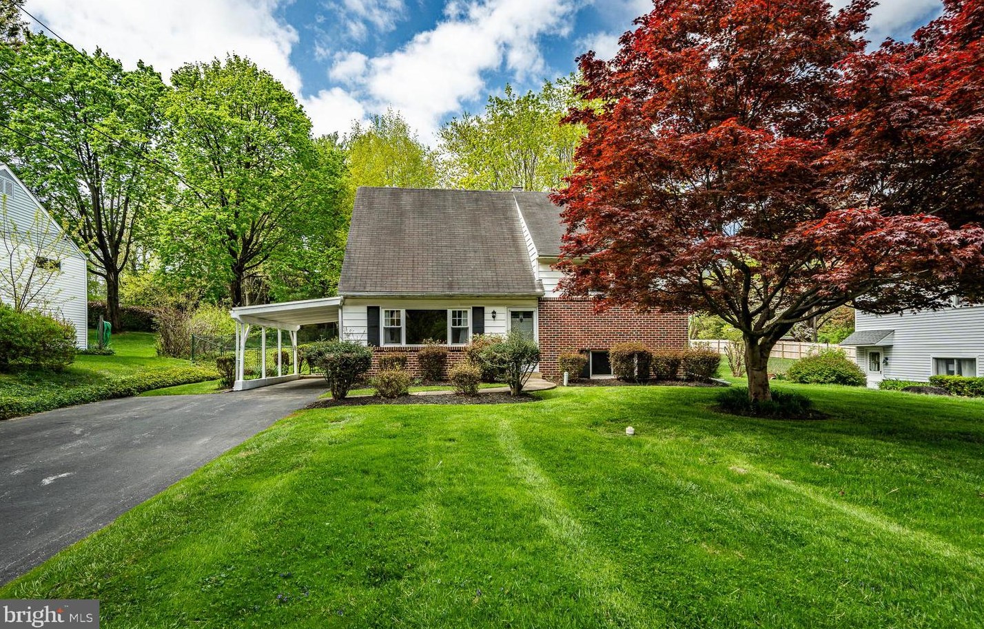16 Frame Ave, Frazer, PA 19355-1521