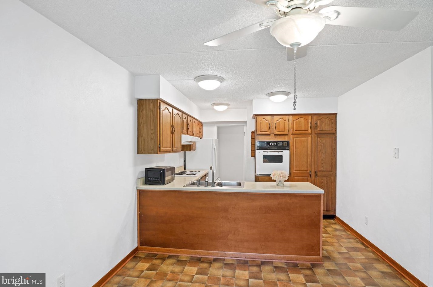 600 Campbell Cir #i16, Downingtown, PA 19335