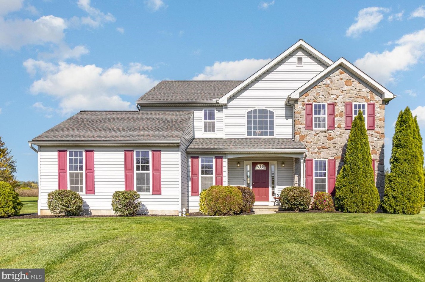 141 Hillside Cir, New London Township, PA 19352-9751