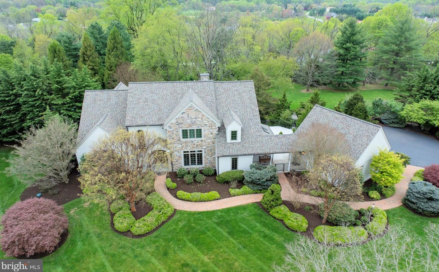 1155 Braefield Rd, Chester Springs, PA 19425