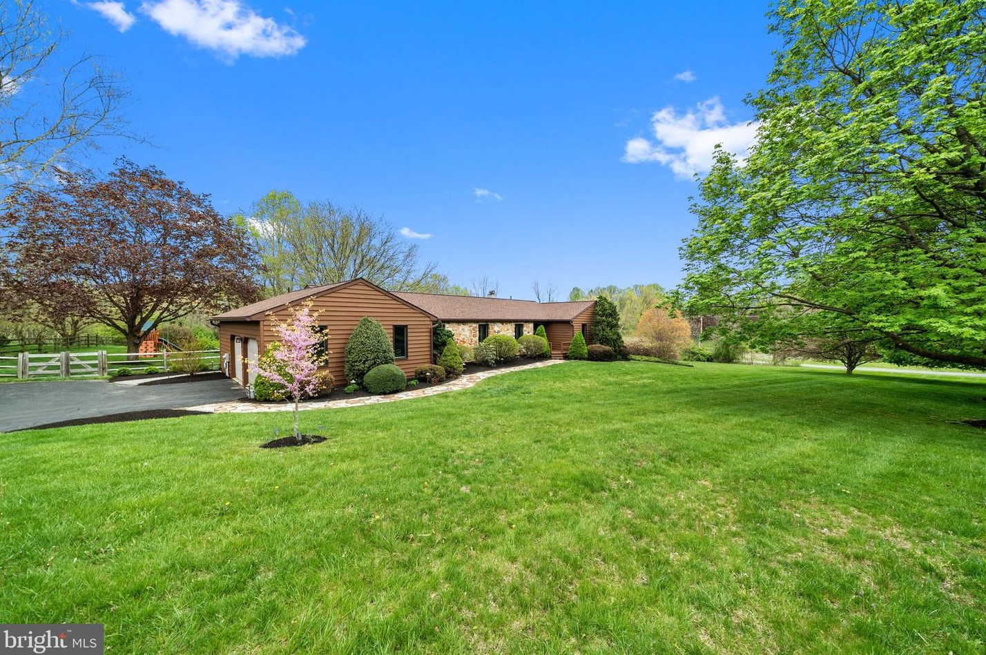 825 William Thomas Dr, Kennett Sq, PA 19348-1352