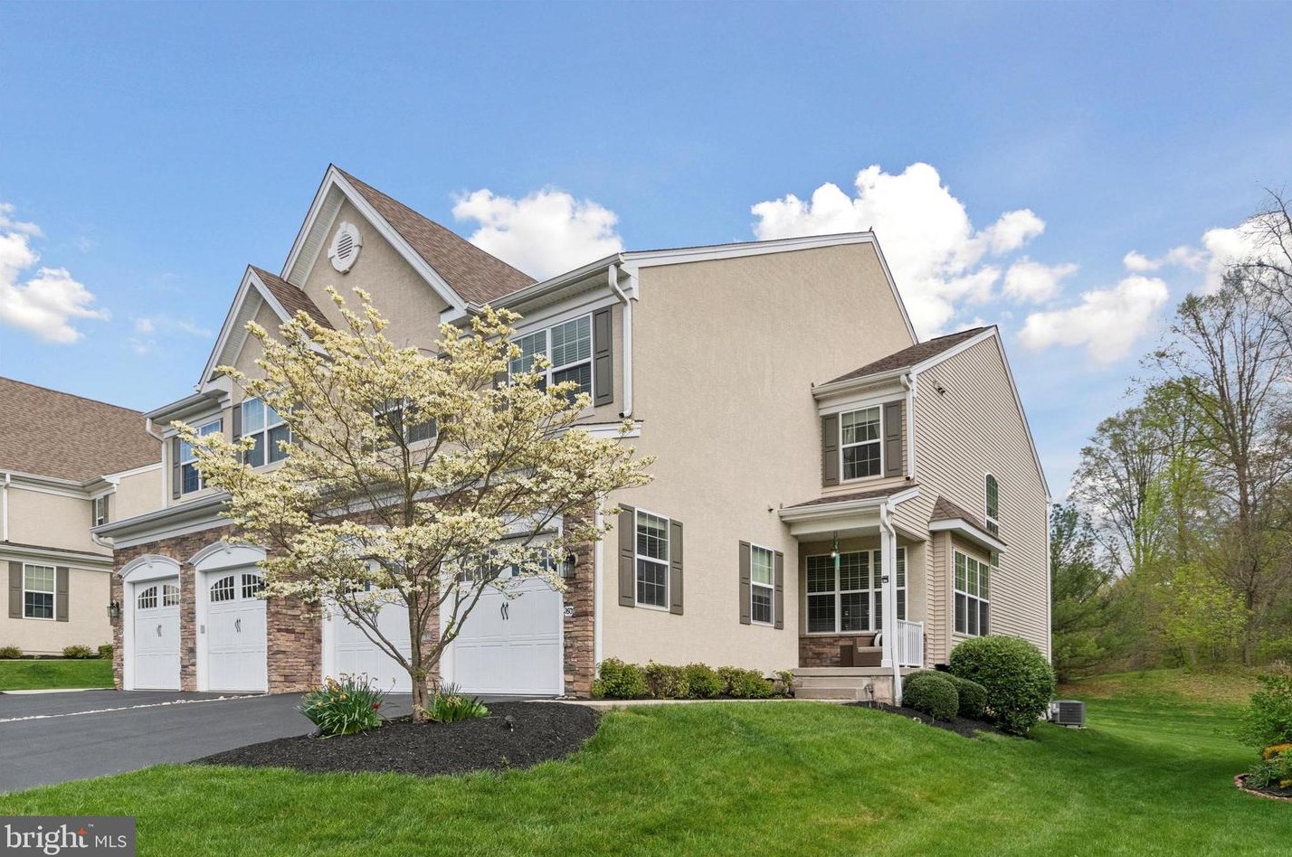 2607 Rockledge Ct, Chester Springs, PA 19425-3892