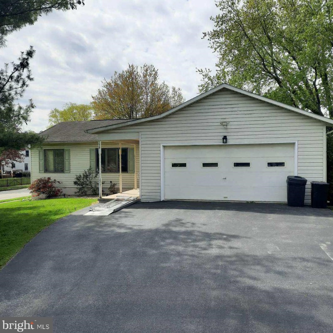 598 5th Ave, Parkesburg, PA 19365
