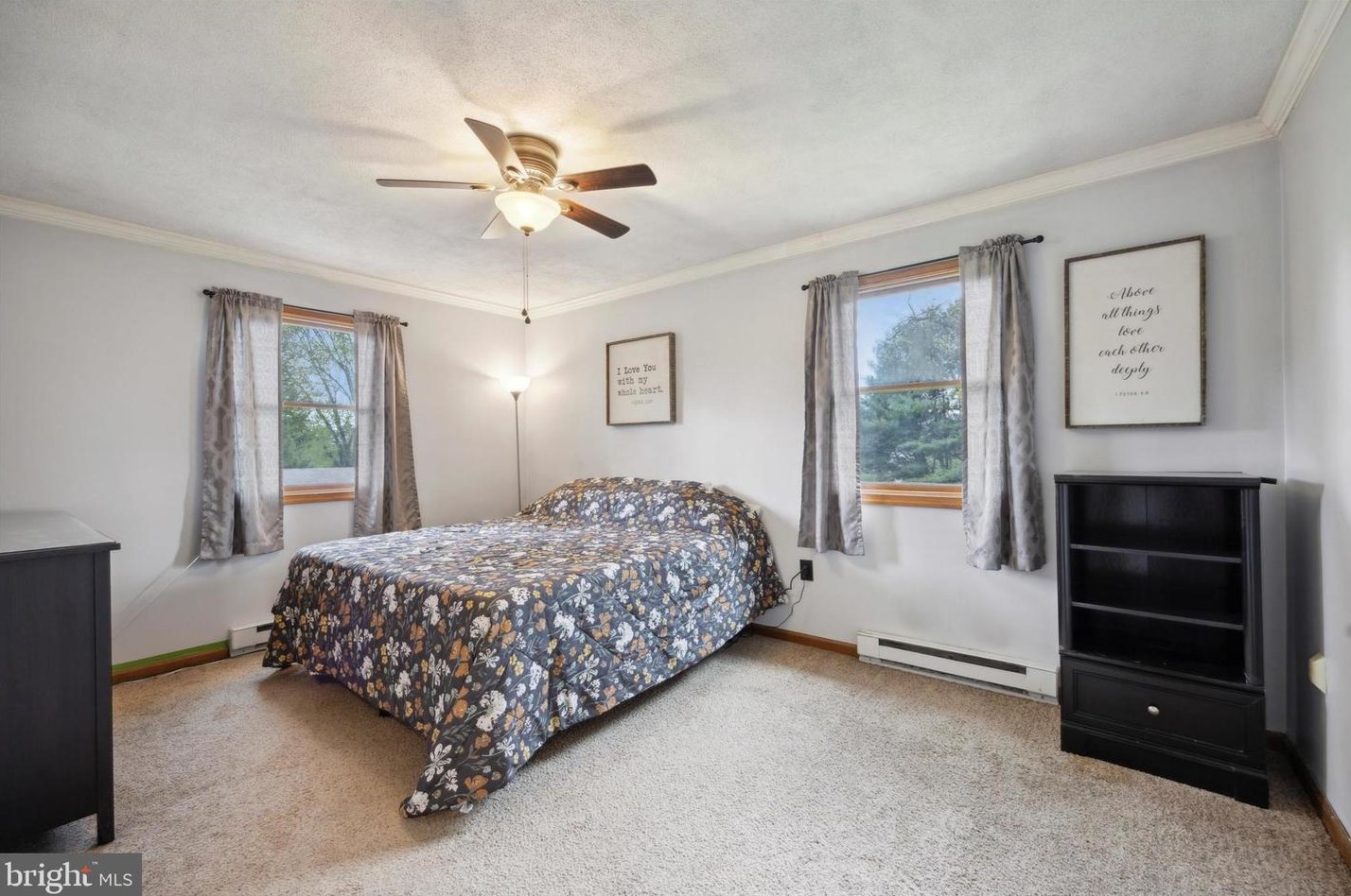 52 Mark Dr, Pottstown PA 19465-7906 exterior