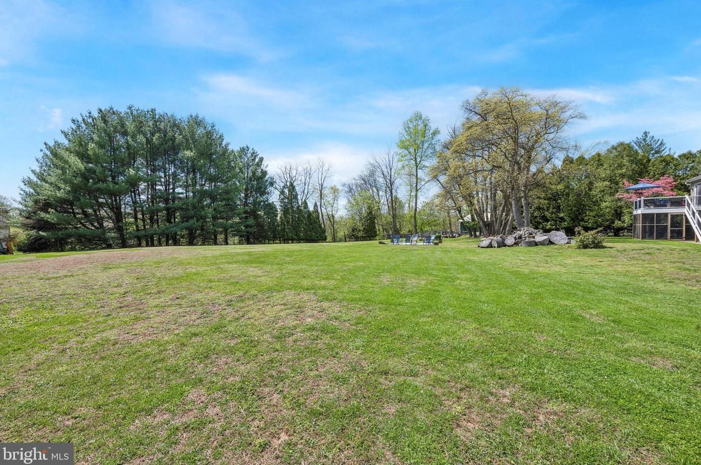 52 Mark Dr, Pottstown PA 19465-7906 exterior