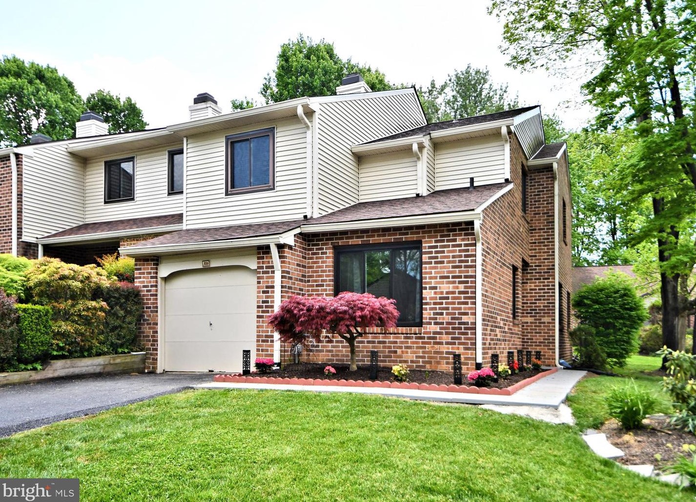 306 Hanover Ct, Wayne, PA 19087-5718