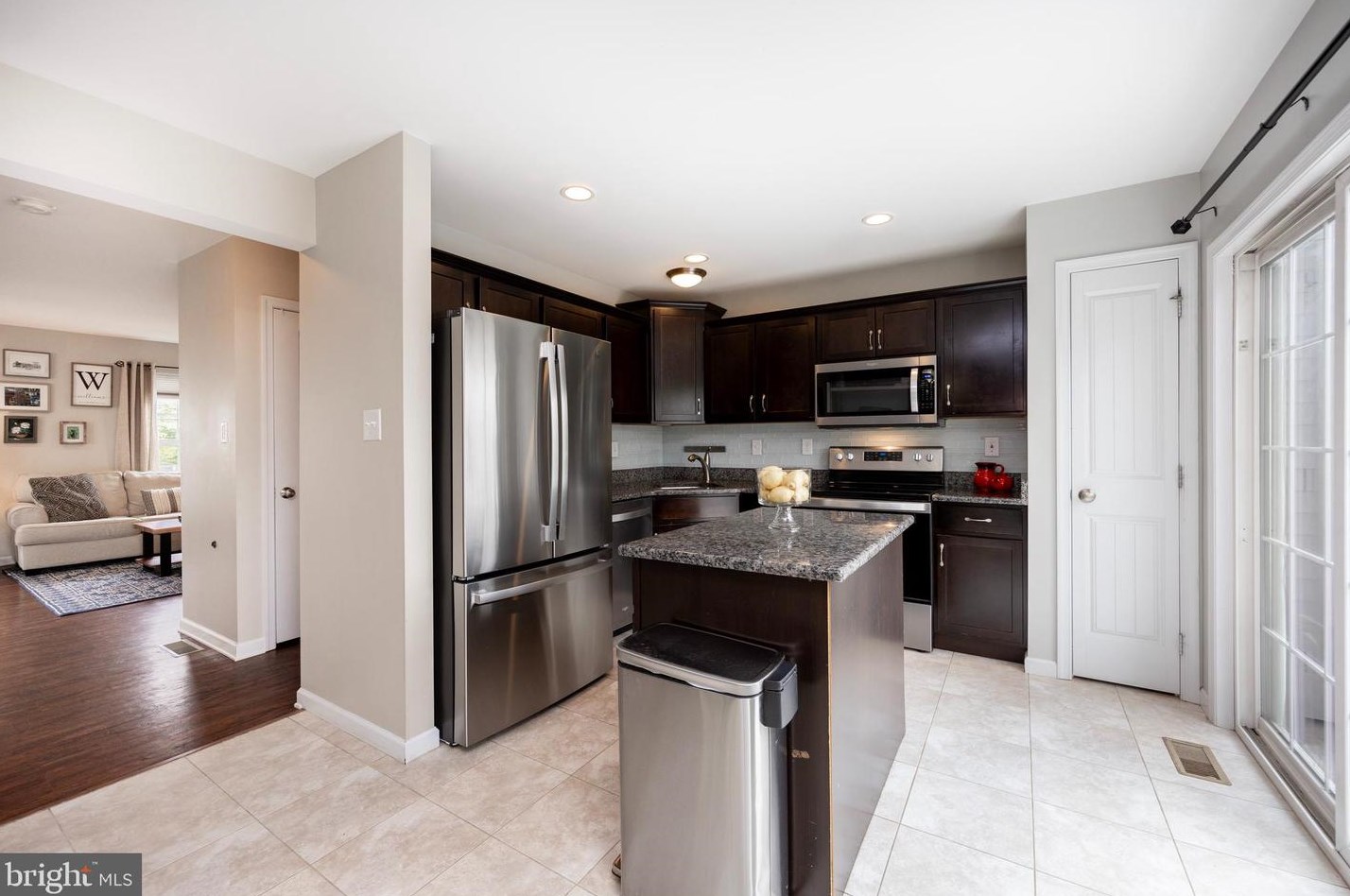 206 Highland Ave, Downingtown PA  19335-2502 exterior