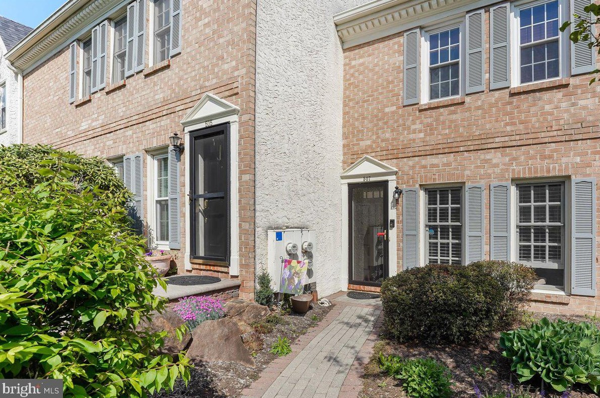 507 Everest Cir, West Chester, PA 19382-6373
