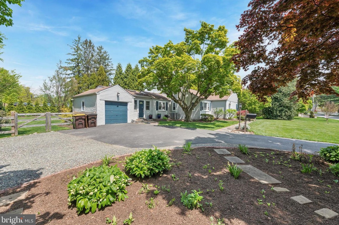 17 Martins Ln, Berwyn, PA 19312