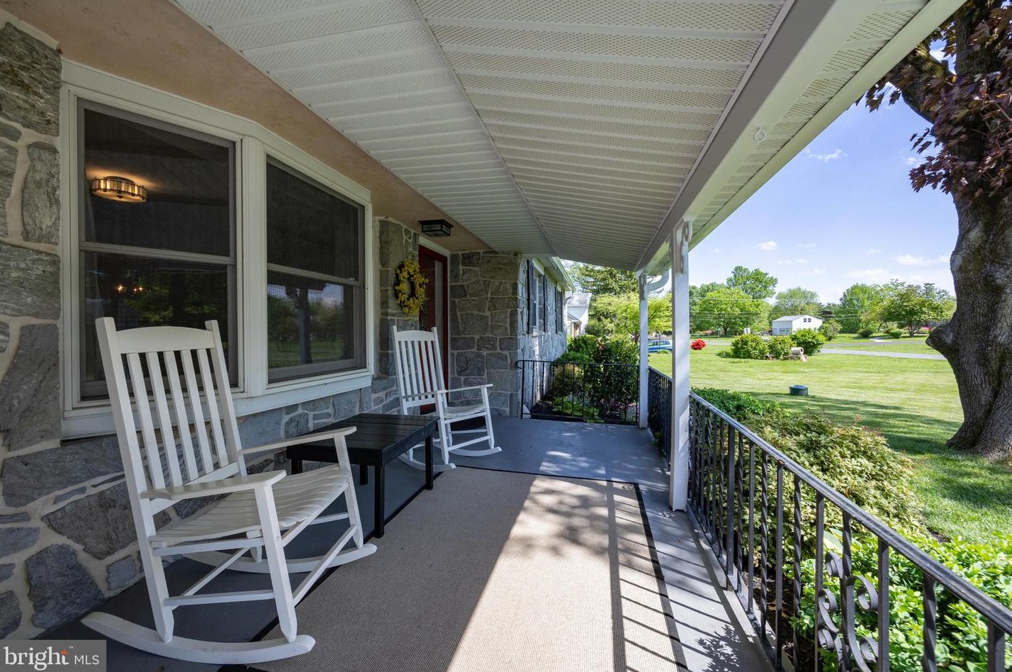 95 Earl Dr, Pottstown, PA 19465