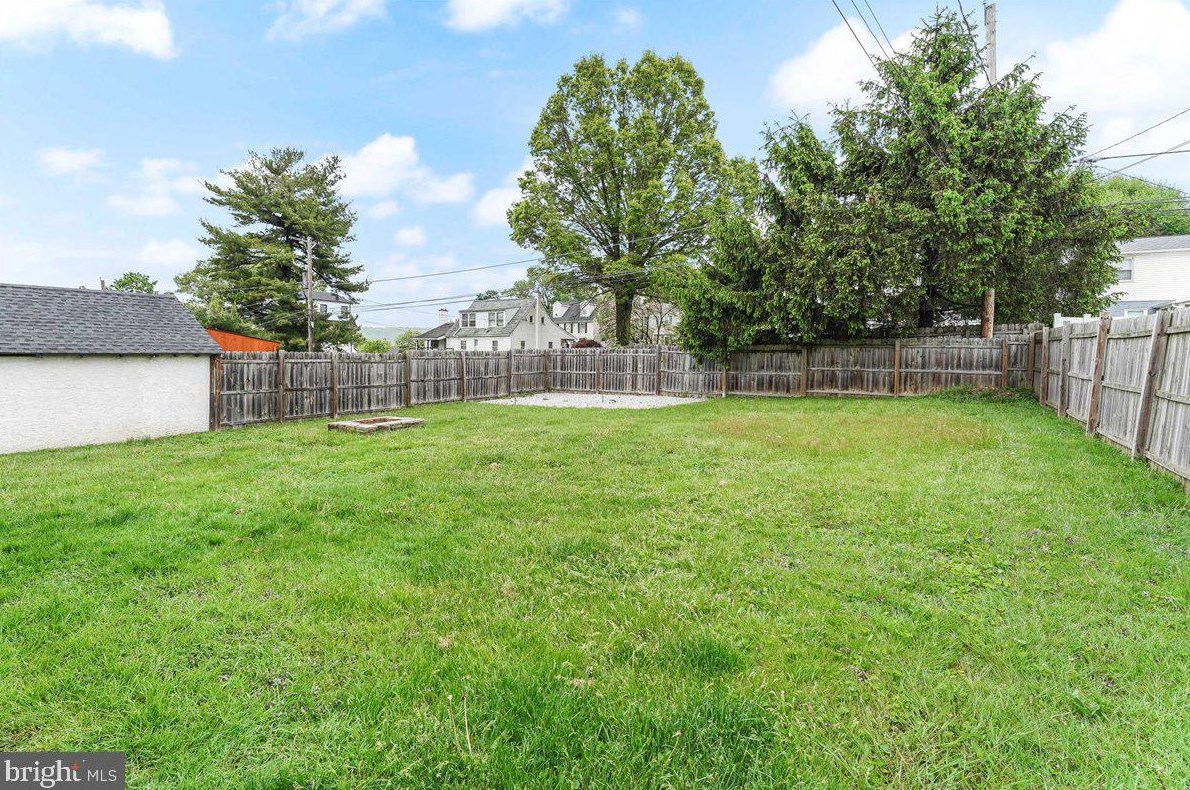 227 Hendricks Ave, Exton PA  19341-2716 exterior