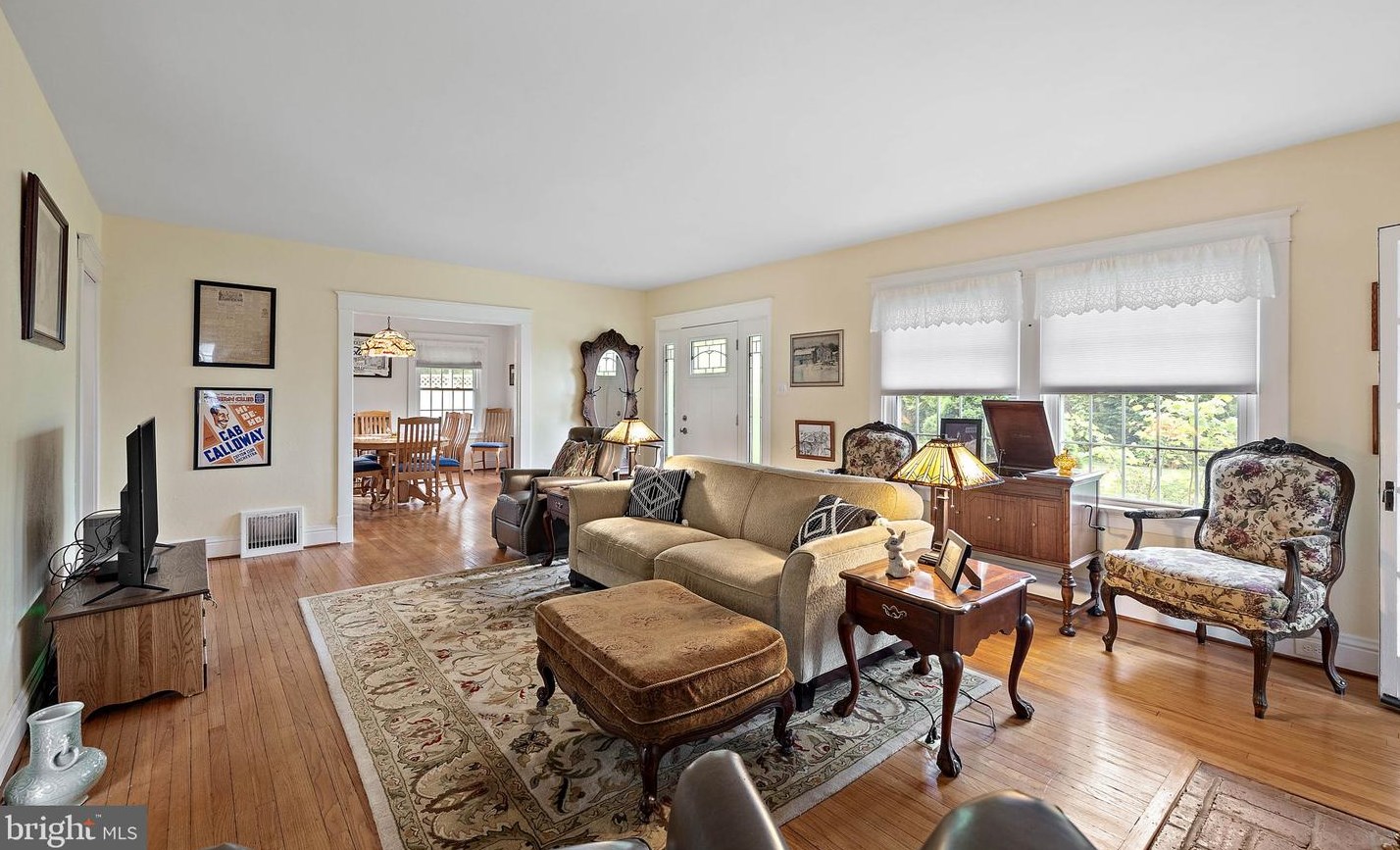 1230 Paoli Pike, West Chester PA  19380-4663 exterior