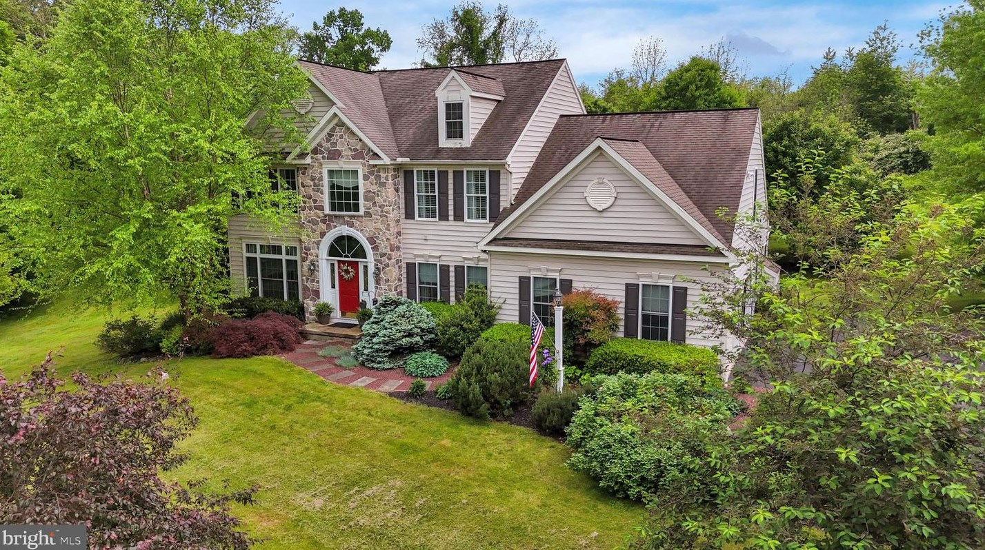 77 Sage Dr, Pottstown, PA 19465-9307