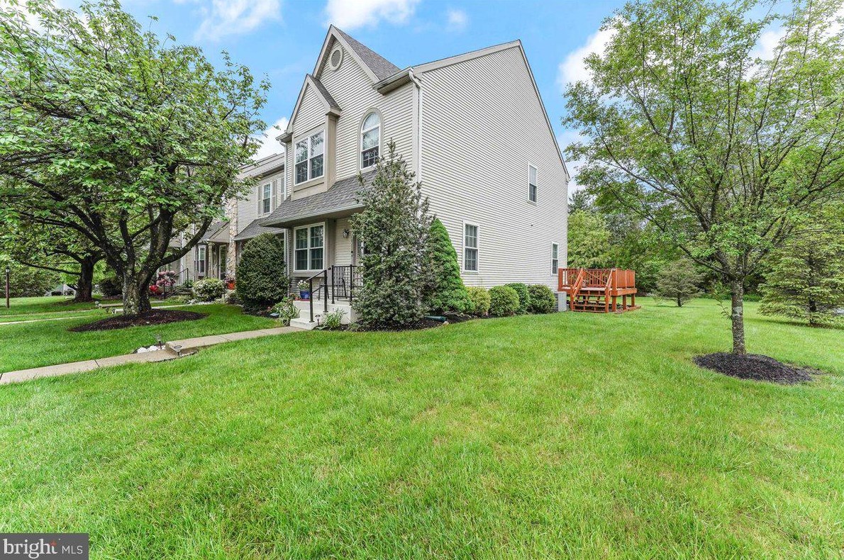 107 Cambridge Cir, Kennett Sq, PA 19348-2582