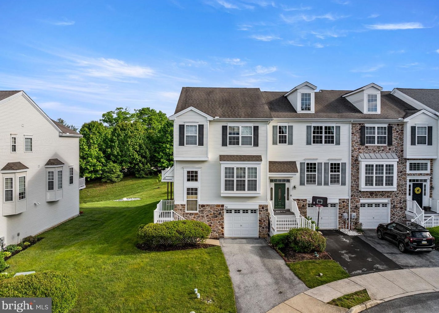 34 Shoreham Dr, Romansville, PA 19320-3953