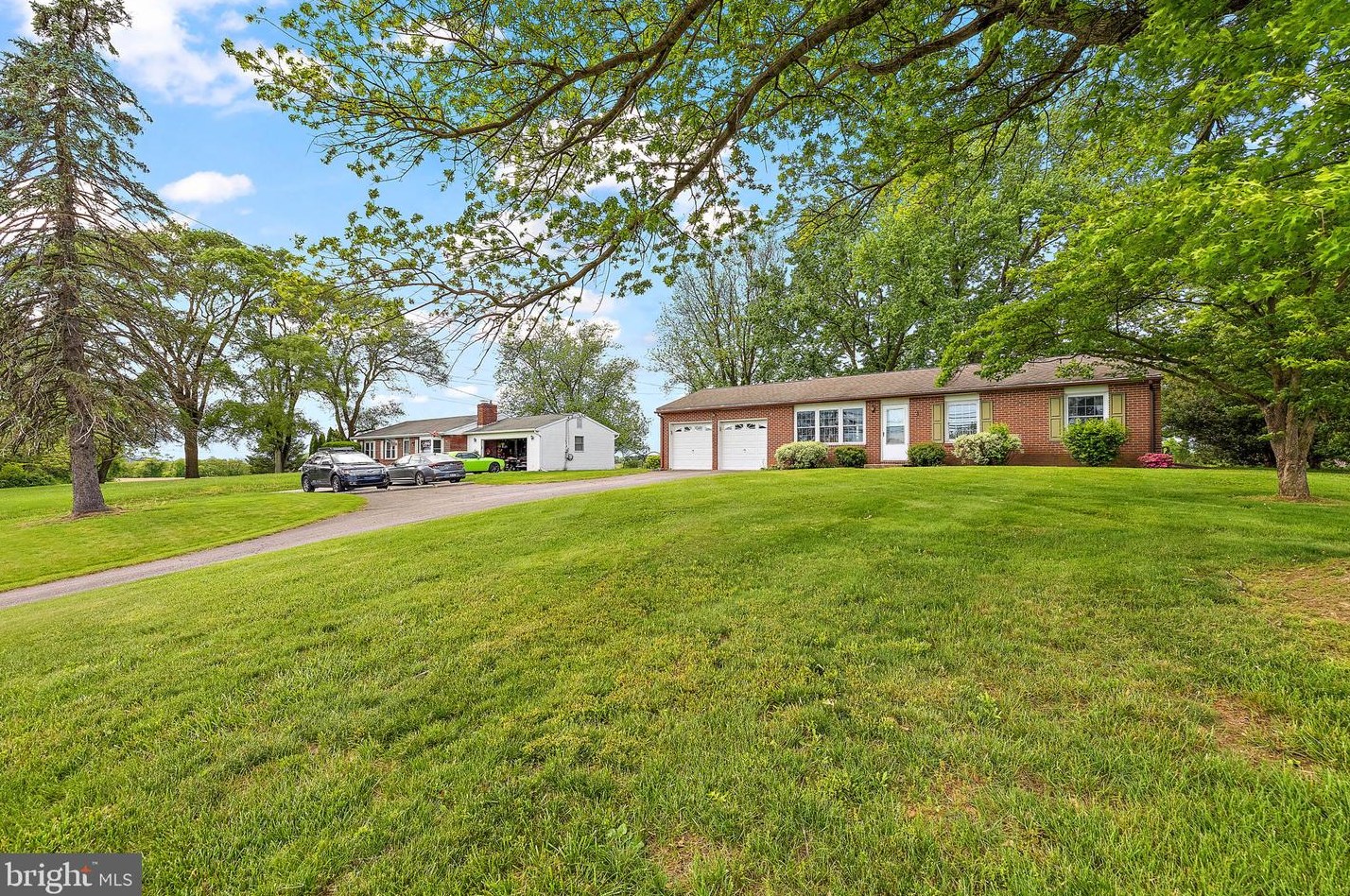 741 W Locust St, Oxford, PA 19363