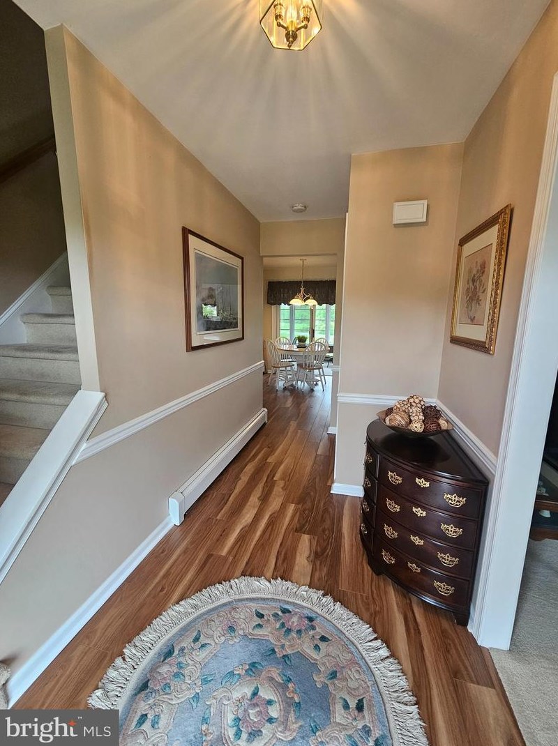 5 Carriage Dr, Downingtown PA exterior