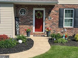 5 Carriage Dr, Downingtown, PA 19335-1539