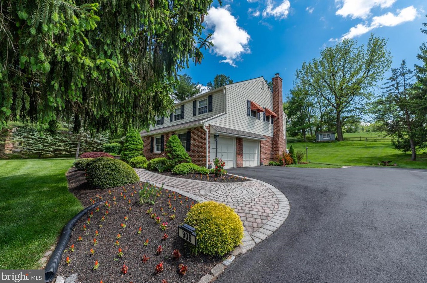 906 General Howe Dr, West Chester, PA 19382-7106