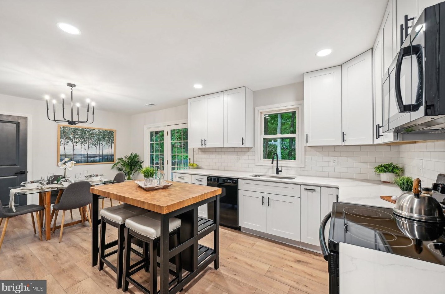 1442 Federal Dr, Downingtown PA  19335-3636 exterior