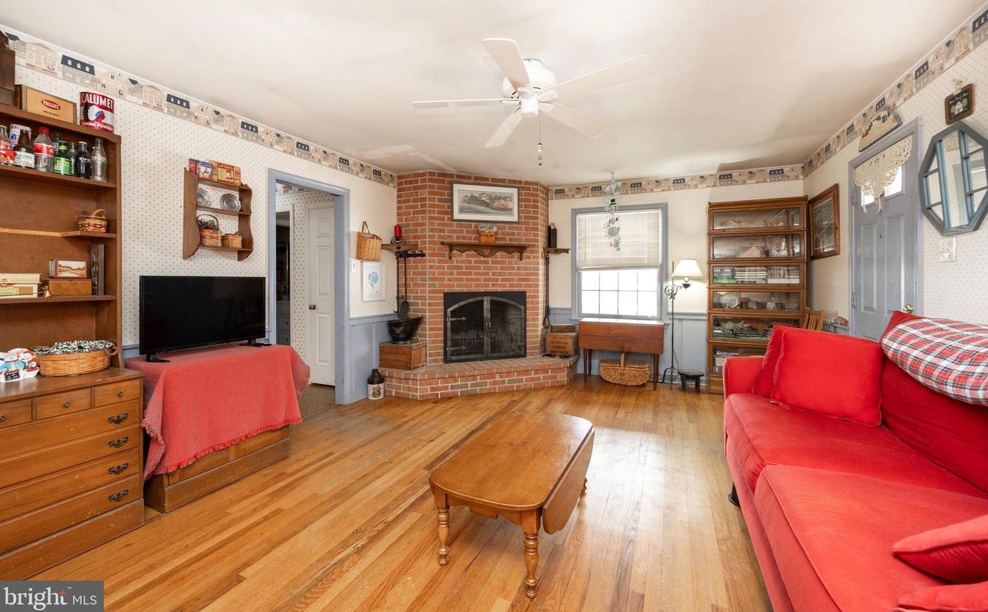 813 Happy Creek Ln, West Chester, PA 19380-1837