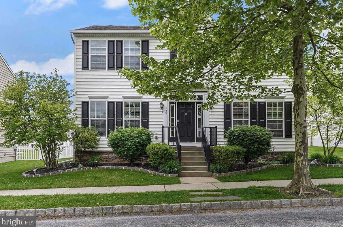 328 Robinson St, Cochranville, PA 19330-9408