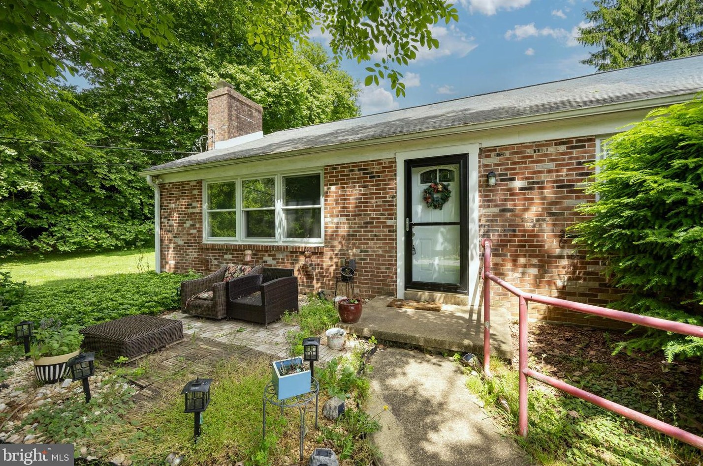 1543 Street Rd, Glen Mills, PA 19342-9513