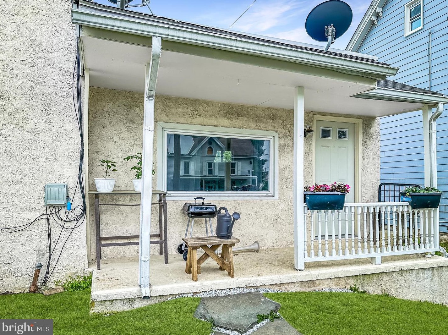 860 Maple St, Honey Brook PA  19344-1081 exterior