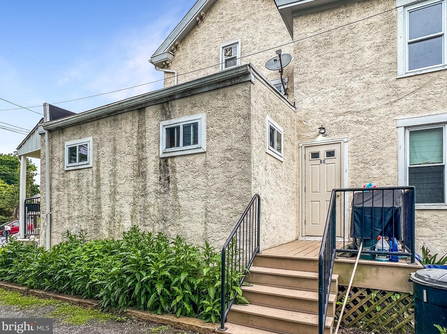 860 Maple St, Honey Brook PA  19344-1081 exterior