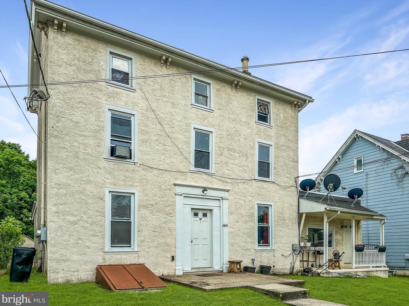 860 Maple St, Honey Brook, PA 19344-1081