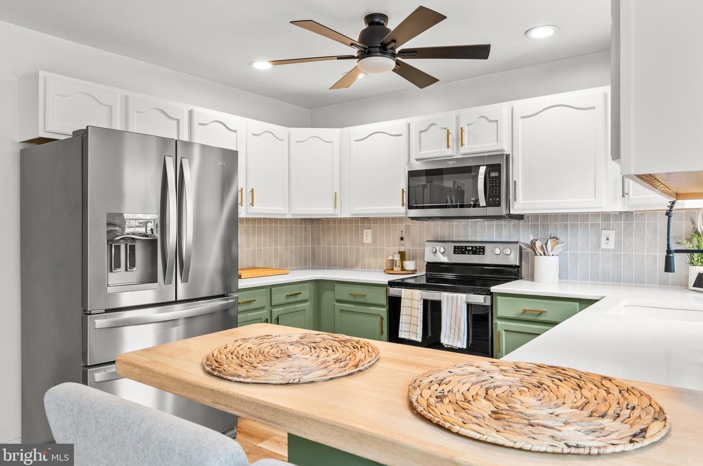 132 Millview Dr, Coatesville PA  19320-3067 exterior