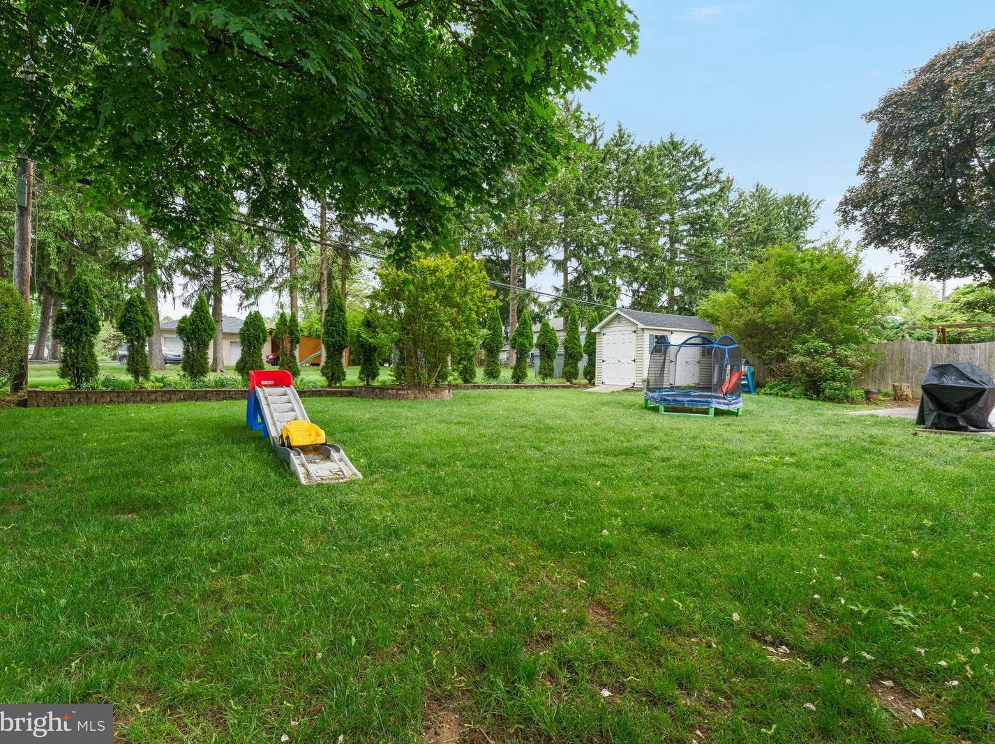 1016 Faustina Dr, West Chester PA 19382-5209 exterior