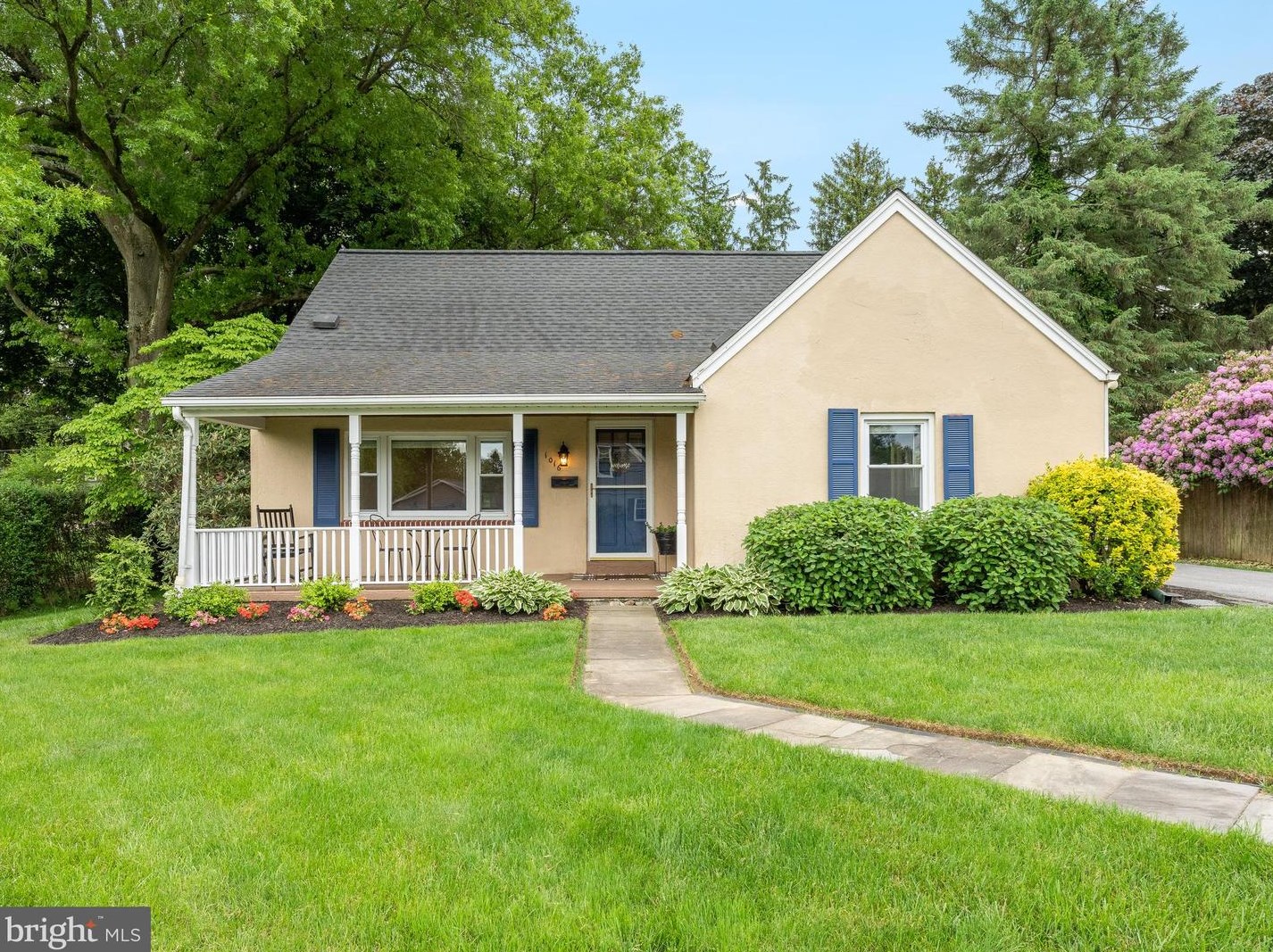 1016 Faustina Dr, West Chester PA 19382-5209 exterior