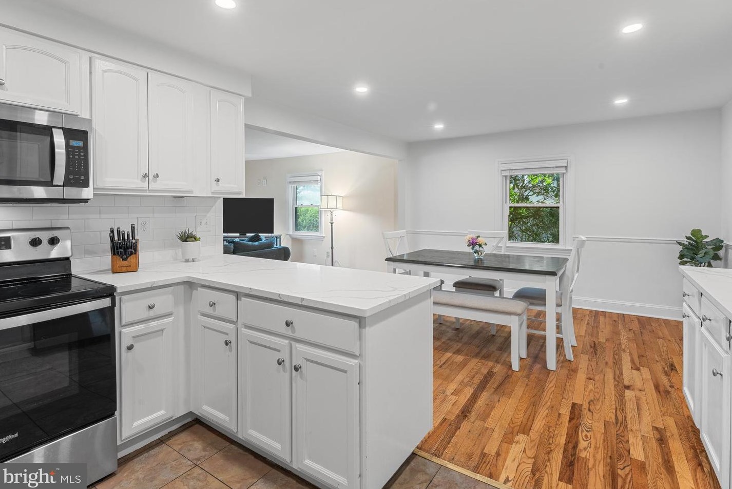 1016 Faustina Dr, West Chester PA 19382-5209 exterior