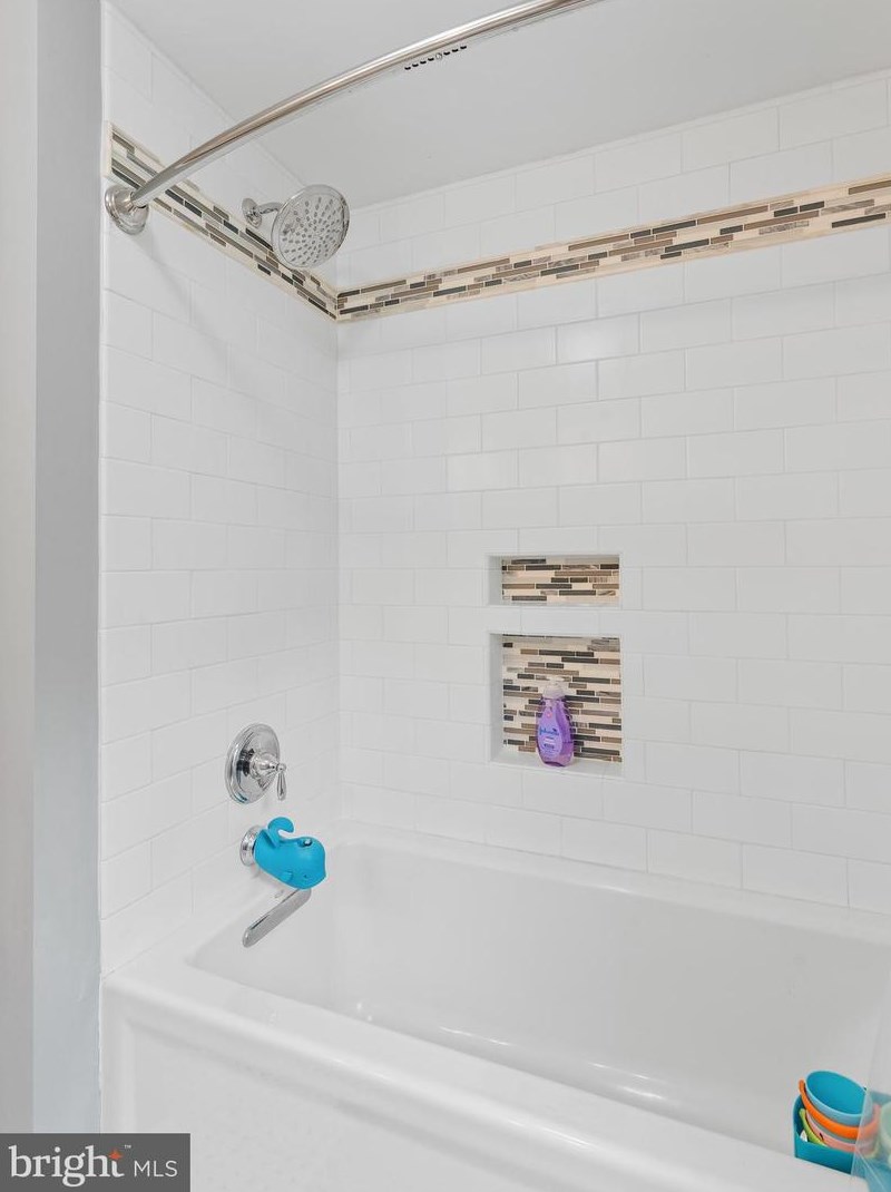 1016 Faustina Dr, West Chester PA 19382-5209 exterior