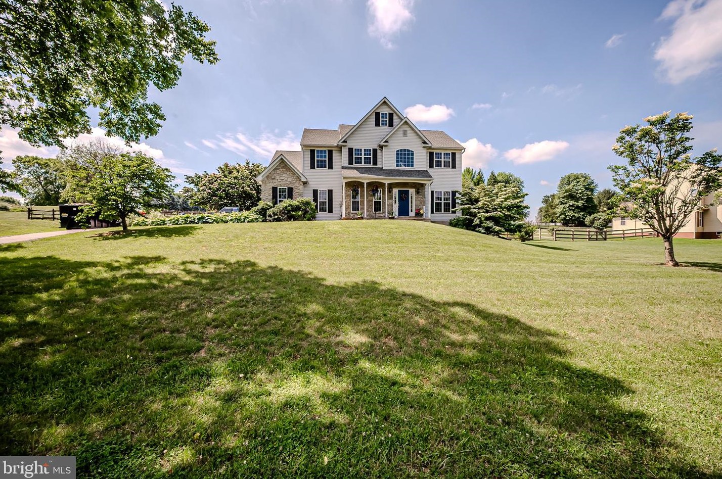 213 Lewis Farm Dr, Cochranville, PA 19330-9349