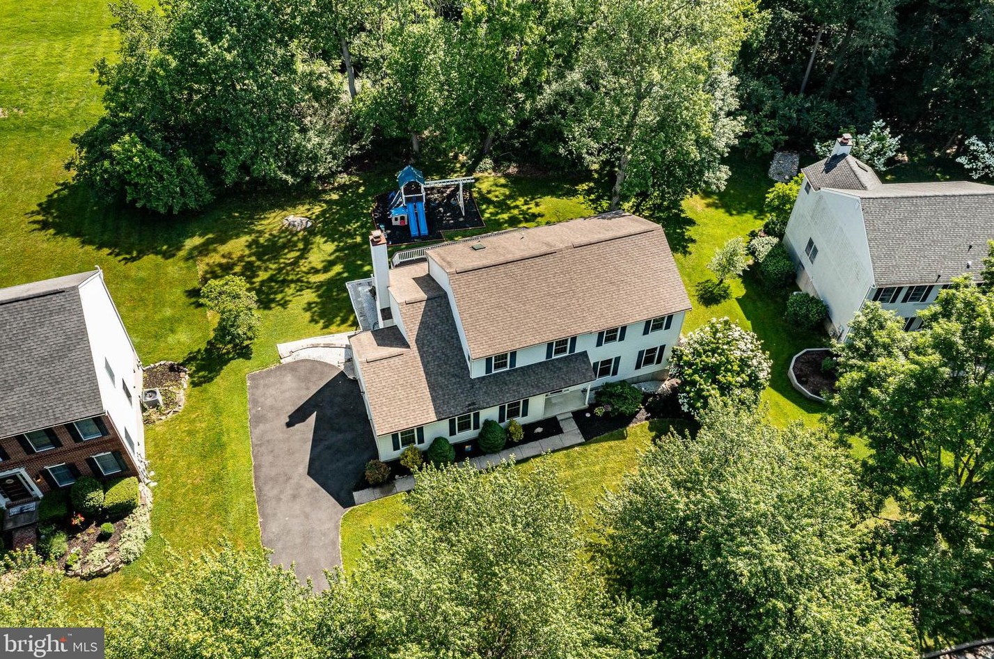 464 Creekside Dr, Downingtown, PA 19335