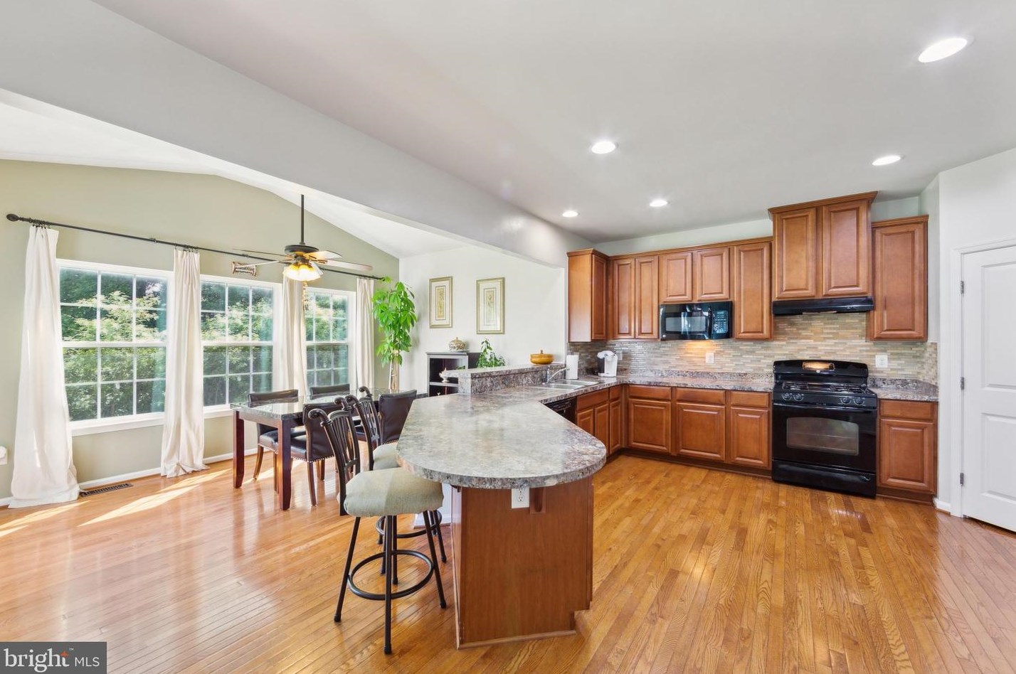 182 Dague Farm Dr, Romansville, PA 19320-5831