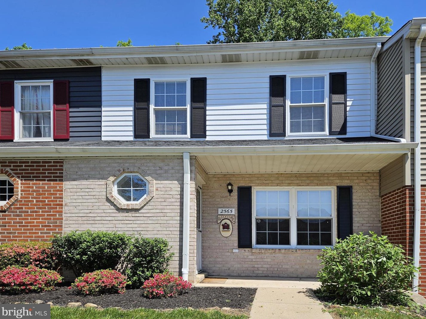 2565 Dupont St, Romansville, PA 19320-2301