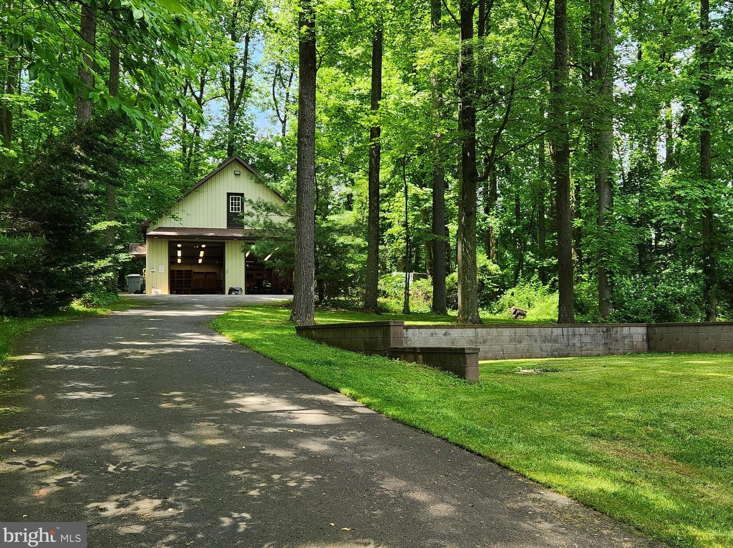1196 Schoolhouse Rd, Pottstown, PA 19465-8211