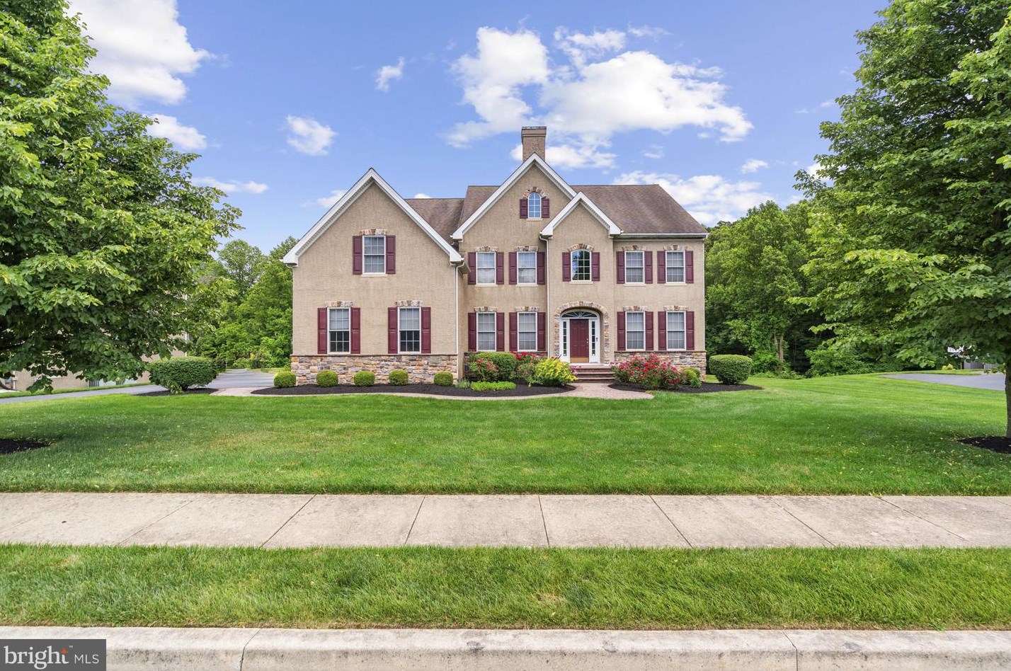 136 Harrogate Dr, Landenberg, PA 19350-8300