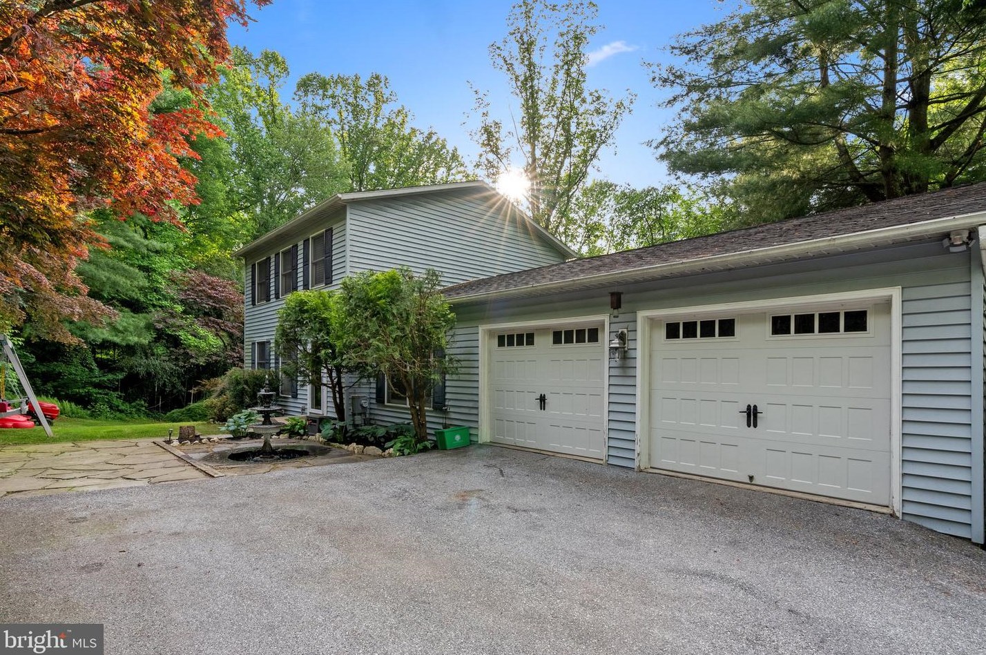 15 Castle Ln, Romansville, PA 19320-1310