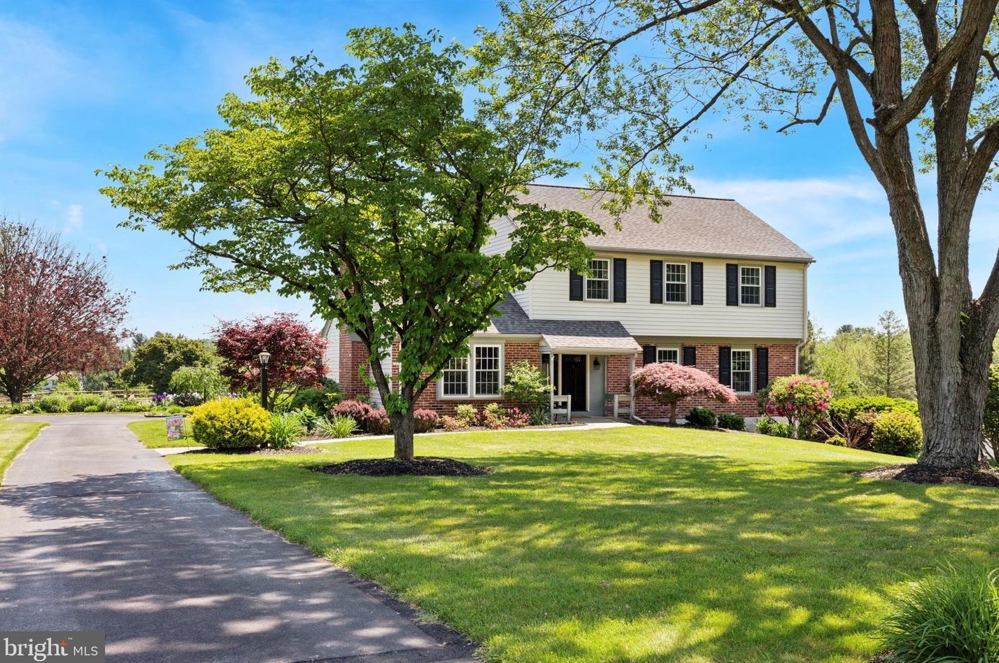 63 Holly Ln, Pottstown, PA 19465-8312