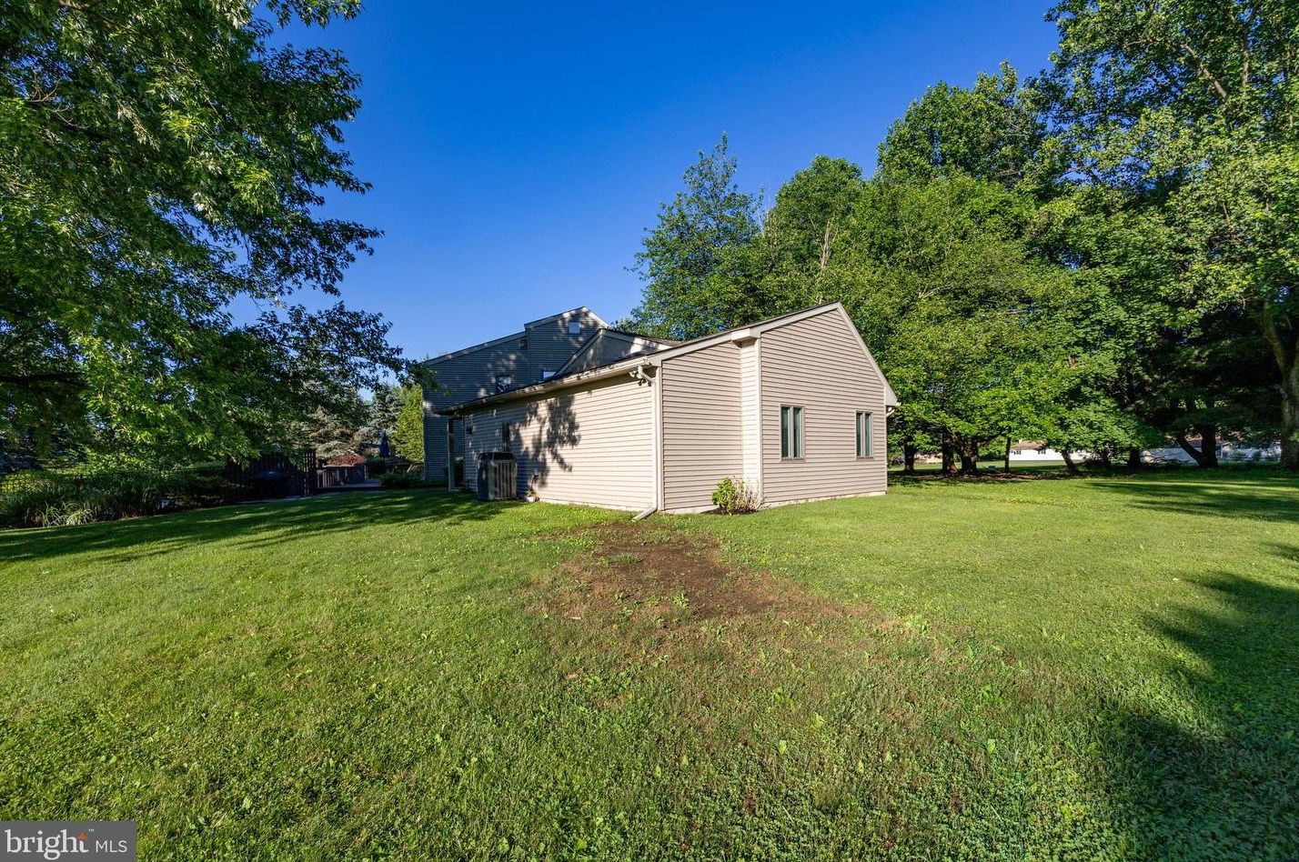 1478 Harvey Ln, Pottstown PA 19465-8232 exterior