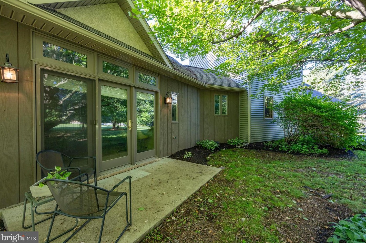 1478 Harvey Ln, Pottstown PA 19465-8232 exterior