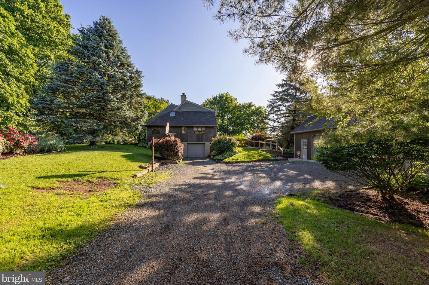 1478 Harvey Ln, Pottstown PA 19465-8232 exterior