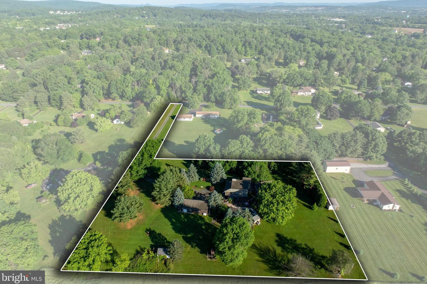 1478 Harvey Ln, Pottstown PA 19465-8232 exterior